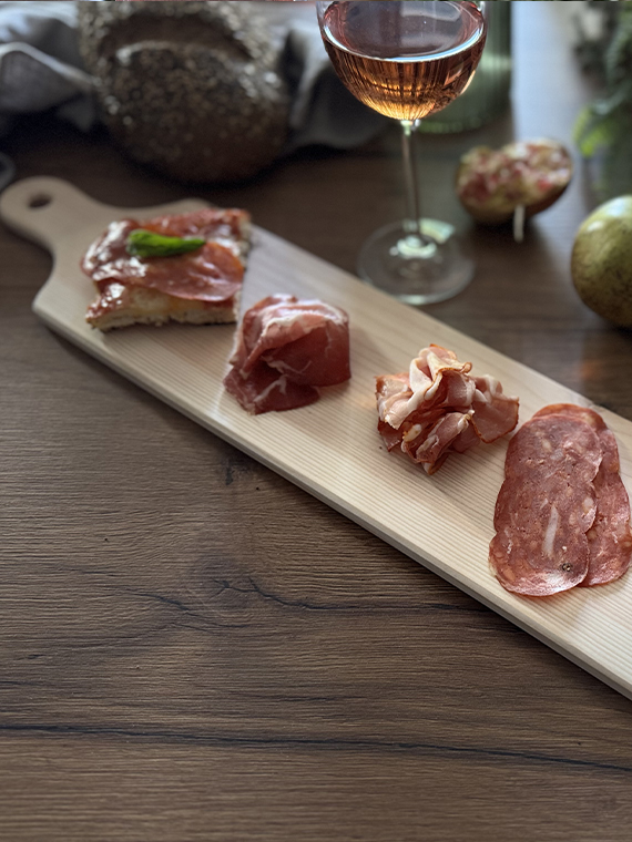 Tagliere lungo da presentazione in legno di faggio massello 45×13×1,2 cm - immagine 5
