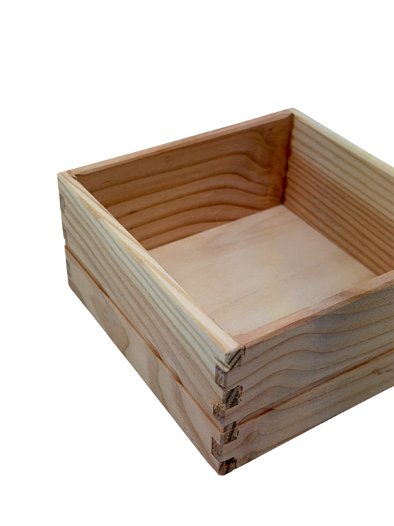 Cassetta in legno massello di Douglas 15×15×h7 cm – confezione regalo e presentazione - immagine 3