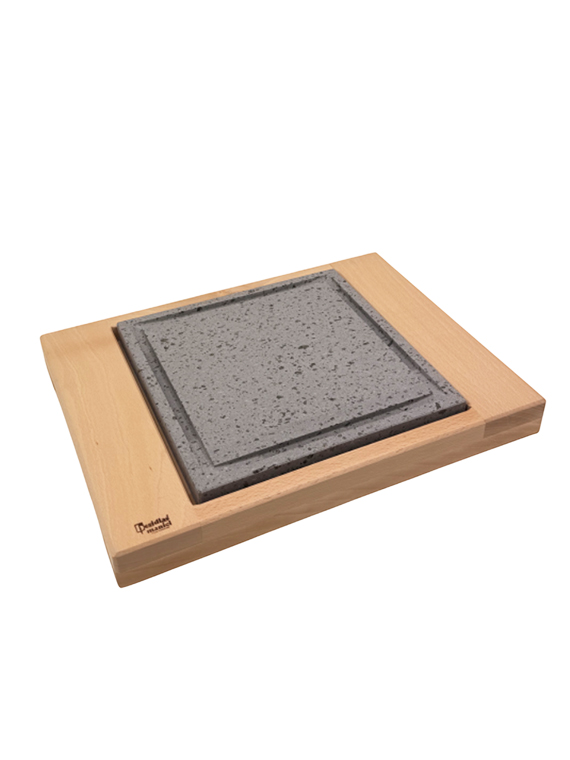 Vassoio in faggio con pietra lavica dim.Pietra 25x25 cm