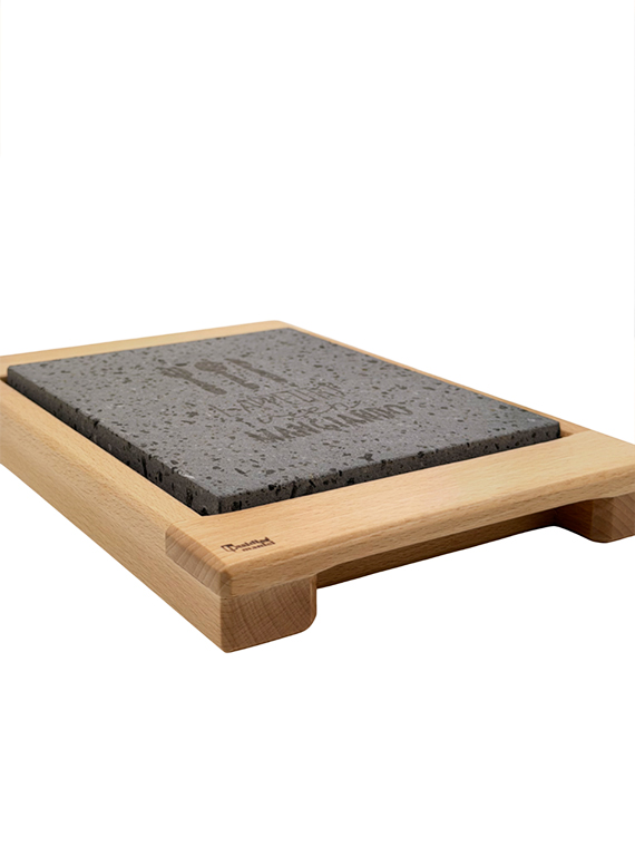 Vassoio in legno di faggio massello con pietra lavica per mantenimento in caldo dim. pietra 20x15 cm - immagine 3