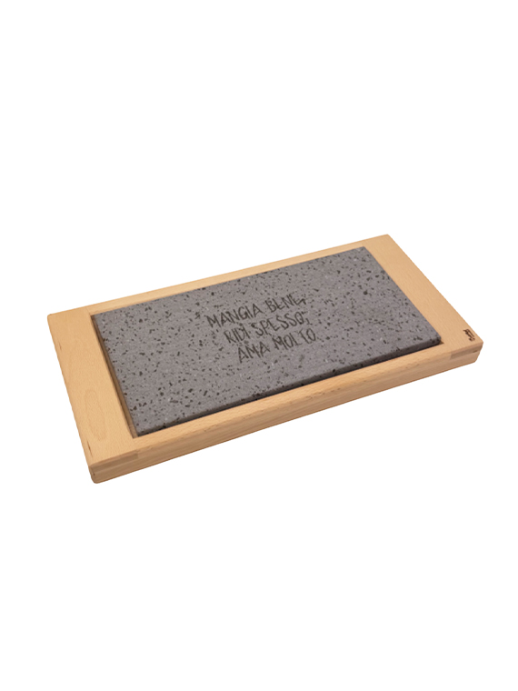 Vassoio in legno di faggio massello con pietra lavica per mantenimento in caldo dim. pietra 30x15 cm