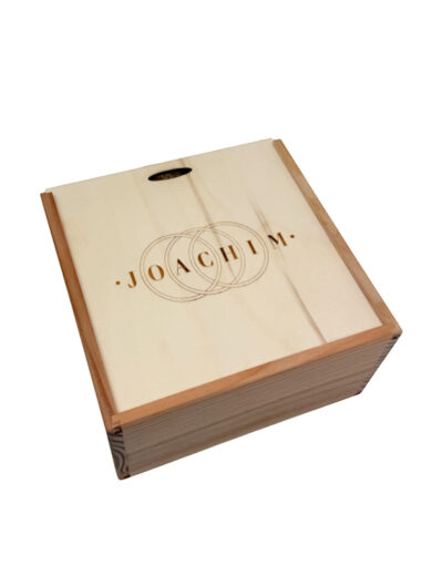 Cassettina in legno con alloggio bottiglia e 2 bicchieri per amari e liquori – confezione regalo premium